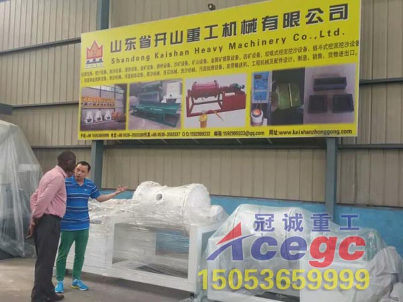 非洲客戶(hù)來(lái)公司考察混汞機(jī)
